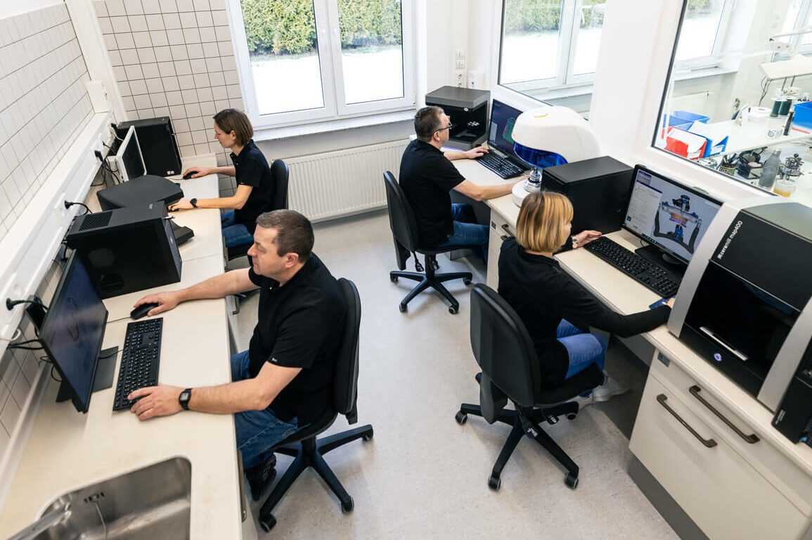 Dental-Labor Ott GmbH - Foto aus dem Laboralltag Dental-Labor Ott GmbH - Foto aus dem Laboralltag