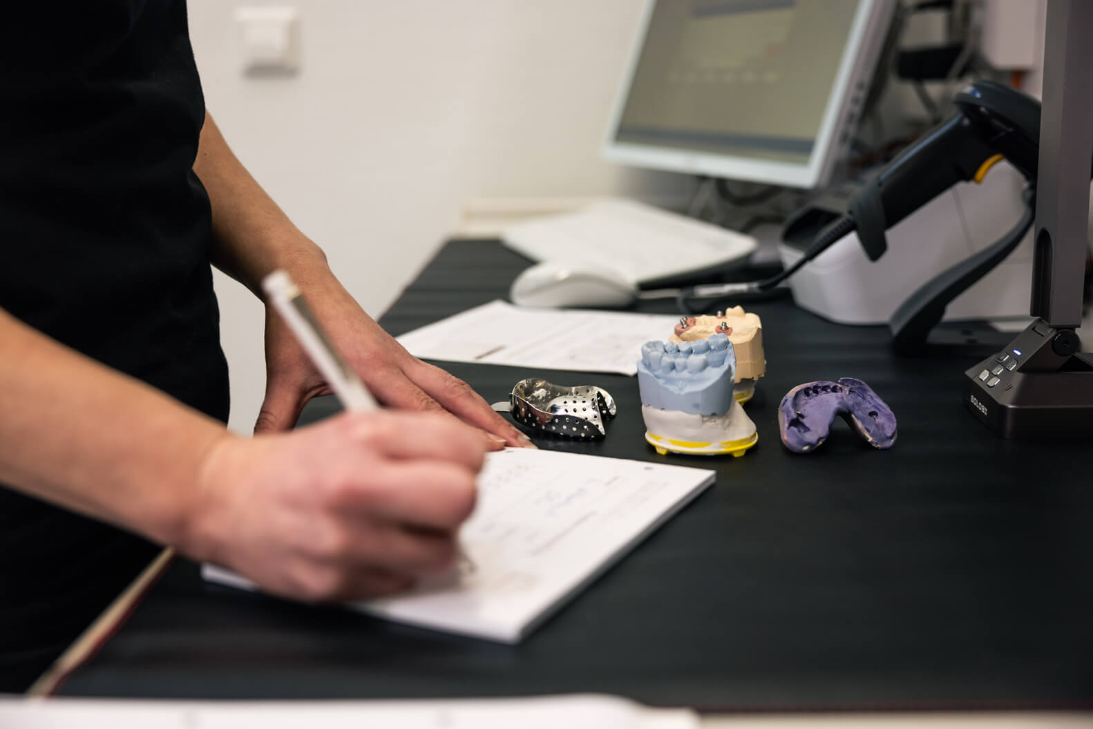 Dental-Labor Ott GmbH - Foto aus dem Laboralltag Dental-Labor Ott GmbH - Foto aus dem Laboralltag